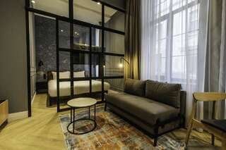 Апарт-отели Gruner Lviv Boutique hotel Львов Улучшенный номер с кроватью размера «king-size»-14